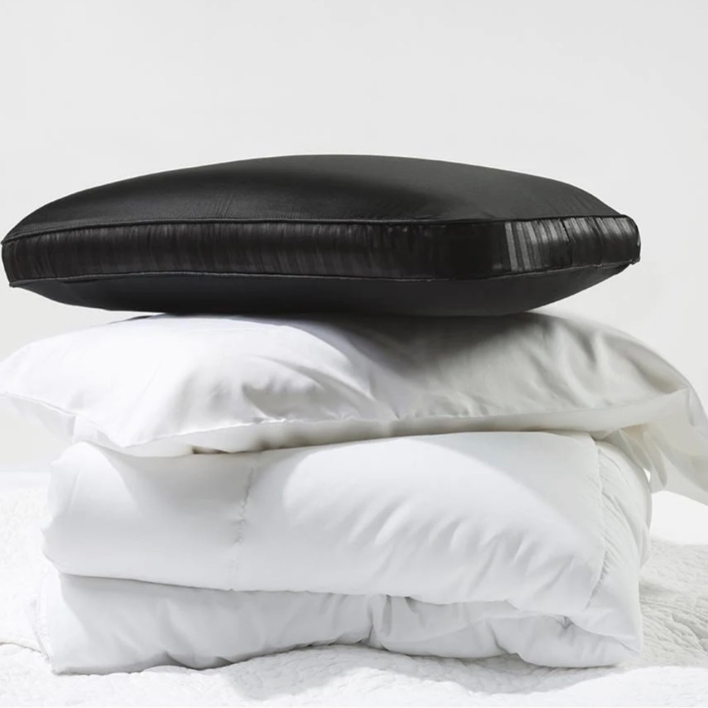 Discover NIGHT Pillow™ and Silk pillowcase